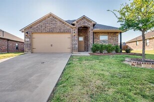41 Kramer Ln in Sanger, TX - Building Photo