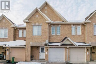 13 Villandry St in Ottawa, ON - Building Photo