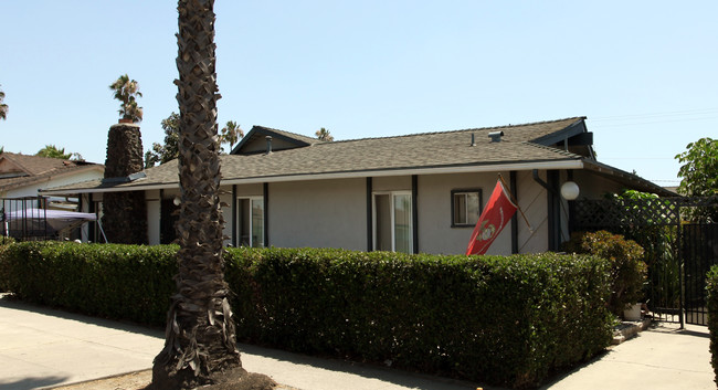 2126 E Almont Ave in Anaheim, CA - Building Photo - Building Photo