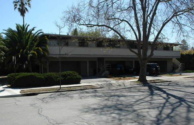 2230 Wellesley St in Palo Alto, CA - Foto de edificio - Building Photo