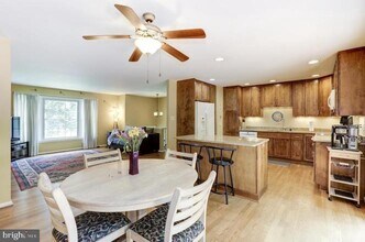 7893 Godolphin Dr in Springfield, VA - Building Photo - Building Photo