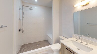 93 Williston Rd, Unit 2 in Brookline, MA - Foto de edificio - Building Photo