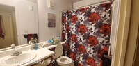 709 Clubhouse Dr photo'