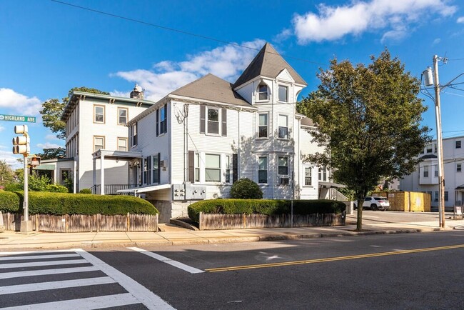 440 Pleasant St in Malden, MA - Building Photo - Primary Photo