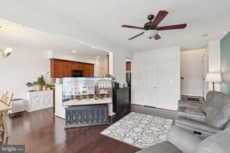 42227 Canary Grass Square in Aldie, VA - Building Photo - Building Photo