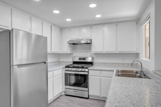 PepperTree Place in Riverside, CA - Building Photo - Interior Photo