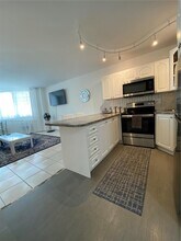 1936 S Ocean Dr in Hallandale Beach, FL - Building Photo - Building Photo