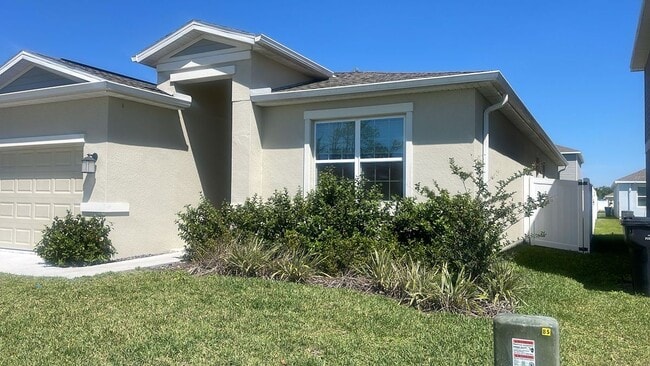 909 Jackson Ave in Davenport, FL - Building Photo - Building Photo