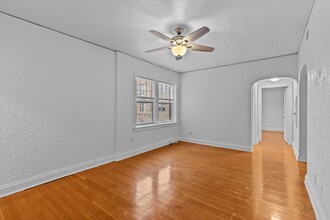 7336 Forsyth Blvd in Clayton, MO - Building Photo - Building Photo