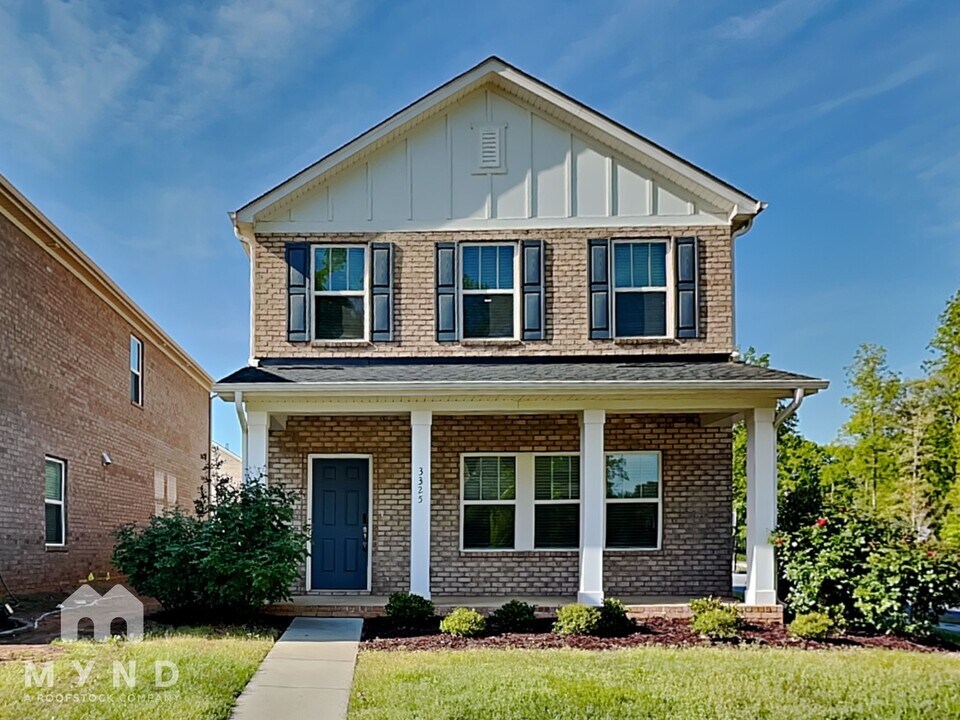 3325 Lisburn St, Unit 1 in Mint Hill, NC - Foto de edificio
