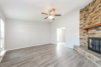 8806 Linda Vista Dr in Rowlett, TX - Building Photo - Building Photo