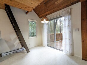 5092 Whiteaker St in Eugene, OR - Building Photo - Building Photo