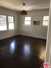 1850 Rodney Dr in Los Angeles, CA - Building Photo - Building Photo