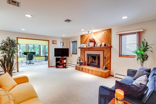 property at 31 Diane Dr