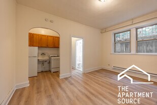 2532 N Sawyer Ave, Unit 105 in Chicago, IL - Building Photo