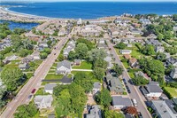 10 Robinson St in Narragansett, RI - Foto de edificio - Building Photo