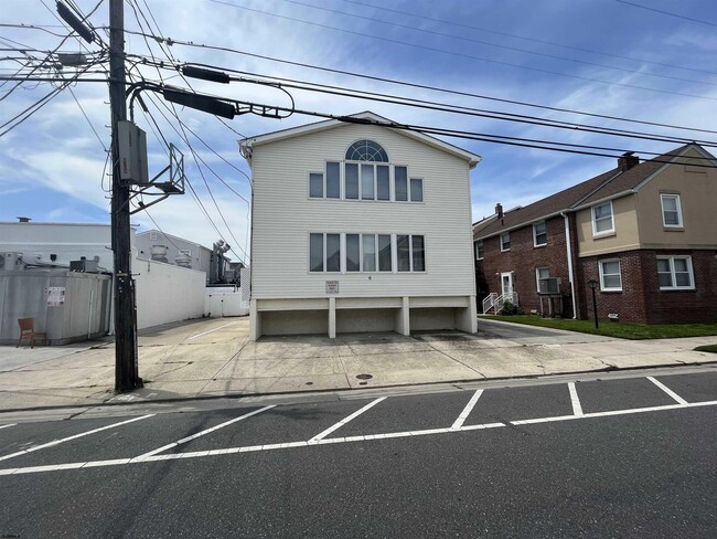 property at 6 N Adams Ave