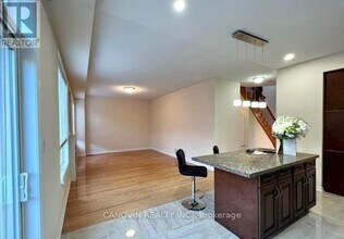 17 Waldron Crescent in Richmond Hill, ON - Building Photo - Building Photo