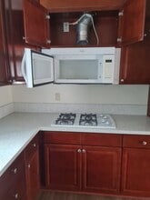 638 Montana St, Unit A in Monrovia, CA - Foto de edificio - Building Photo