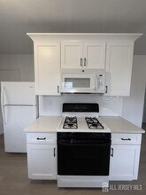 198 Woodland Ave in Fords, NJ - Building Photo - Building Photo
