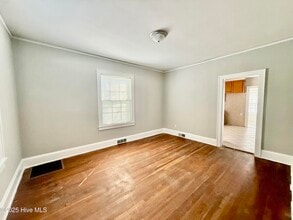 605 Entwistle St in Hamlet, NC - Building Photo - Building Photo