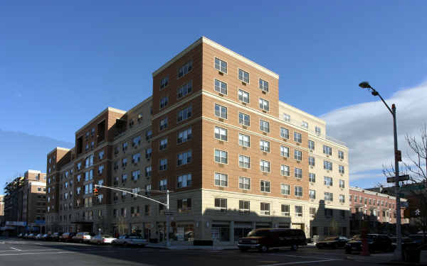 Madison Court Apartments in New York, NY - Foto de edificio - Building Photo