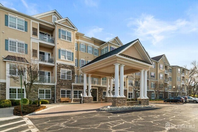 540 Cranbury Rd in East Brunswick, NJ - Foto de edificio - Building Photo