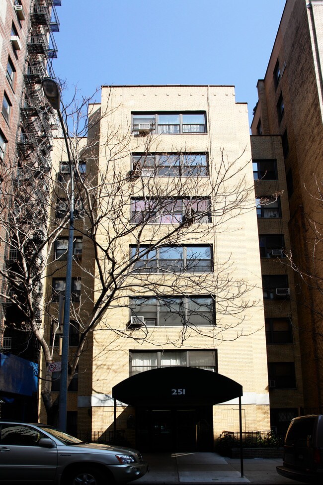 251-253 W 74th St
