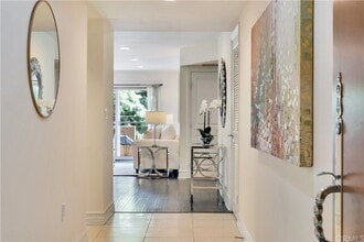 1353 N Fuller Ave, Unit 108 in Los Angeles, CA - Building Photo - Building Photo