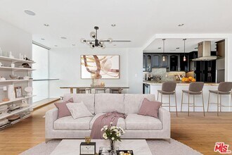 2222 Ave of the Stars in Los Angeles, CA - Building Photo - Building Photo