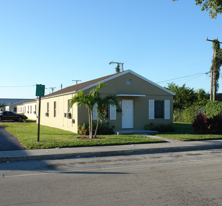 650 NW 75th St in Miami, FL - Building Photo