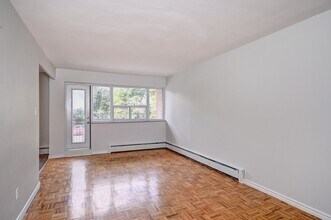 Dolph Street Apartments in Cambridge, ON - Building Photo - Building Photo