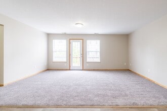 6358 Scarlet Leaf Ln in Pleasant Hill, IA - Building Photo - Building Photo