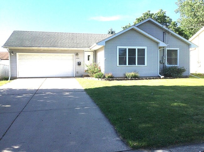 property at 1221 W 4th St