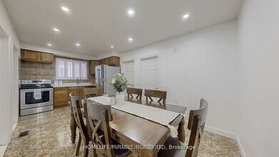 845 Runnymede Rd in Toronto, ON - Building Photo - Building Photo