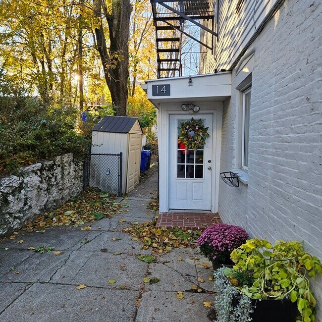 14 Smythe St in Brookline, MA - Building Photo - Building Photo