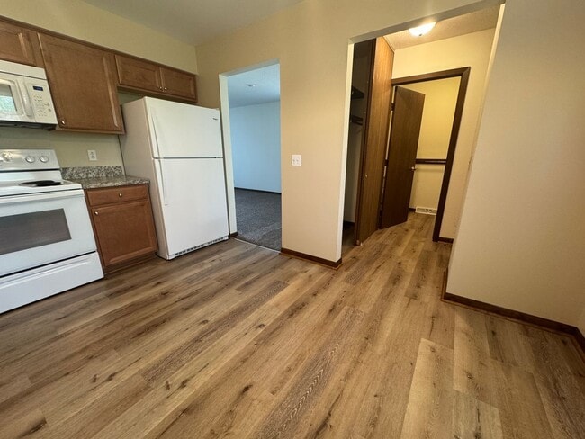 28932 Lem Ct in Perrysburg, OH - Foto de edificio - Building Photo