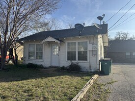 467 N Paddock Ave in Stephenville, TX - Building Photo