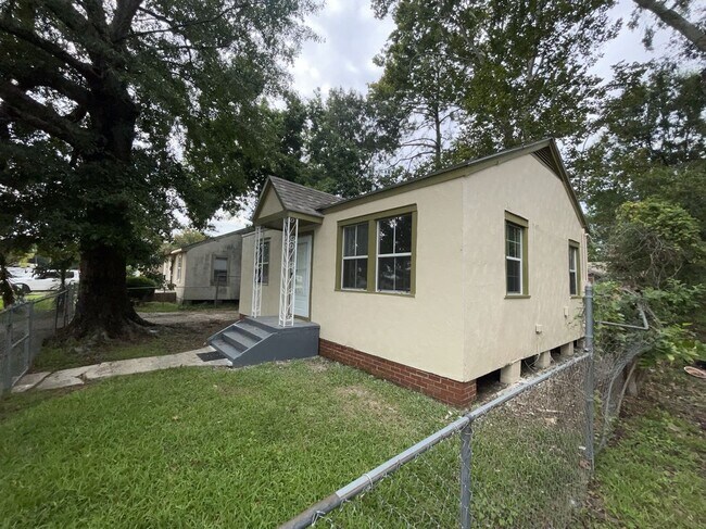 property at 3423 Seneca St