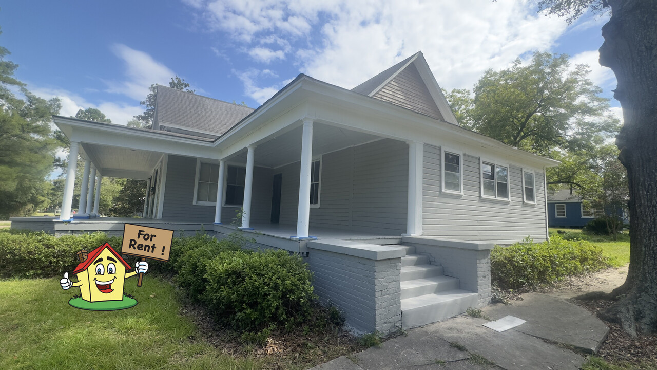 206 Page St, Unit B in Eastman, GA - Foto de edificio