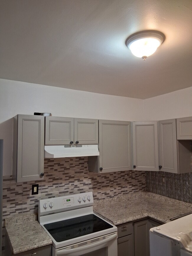 property at 917 N Lombard St