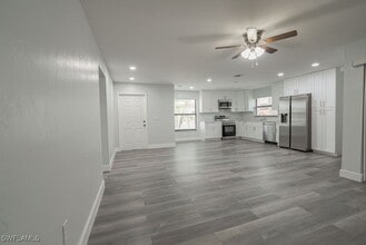 2151 42nd St SW in Naples, FL - Building Photo - Building Photo