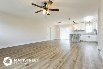 13567 Drysdale Ave in Port Charlotte, FL - Building Photo - Building Photo