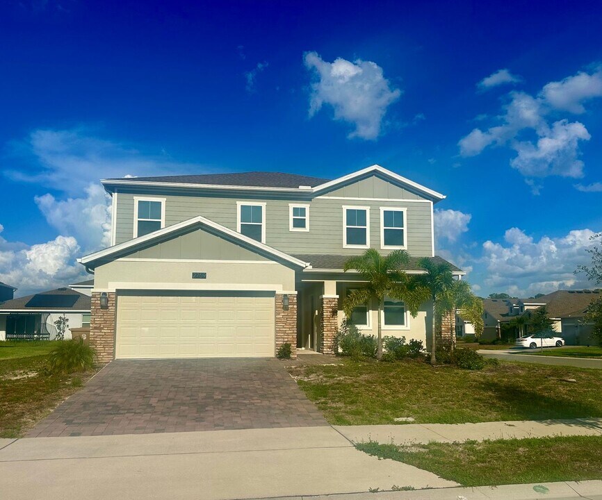 2759 Slash Wy in St. Cloud, FL - Building Photo