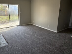 3707 SW 29th Terrace in Topeka, KS - Building Photo - Building Photo