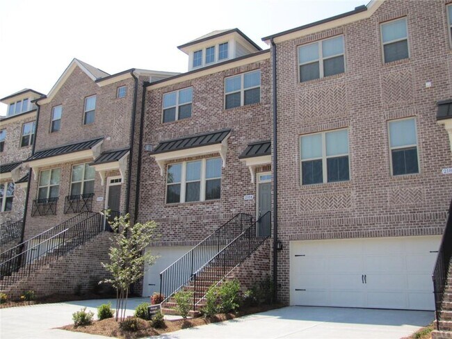 2184 Haydon Ln in Chamblee, GA - Building Photo - Building Photo