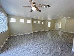8050 Villa Avada Ct in Las Vegas, NV - Building Photo - Building Photo