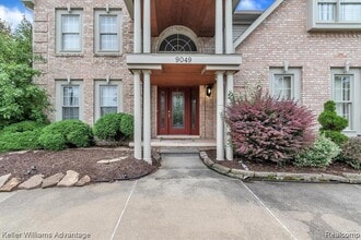 9049 Cobblestone Cir in Plymouth, MI - Building Photo - Building Photo