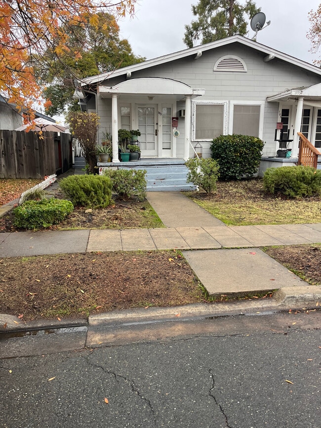 105 Earl Ave in Roseville, CA - Building Photo - Building Photo