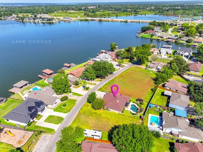 property at 13417 Bunker Hill Dr